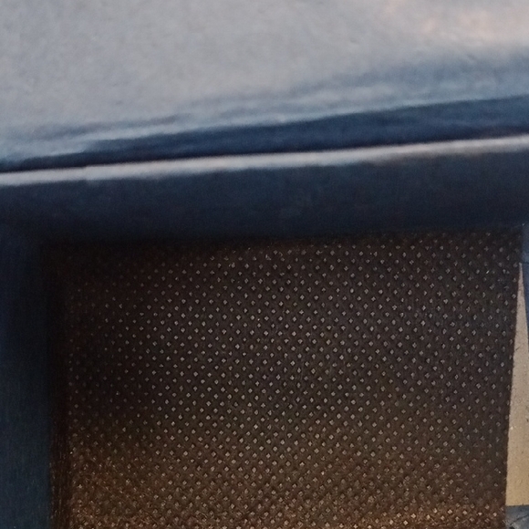 White Decorative Accents with Modern Elegance - Picture 6 of 8